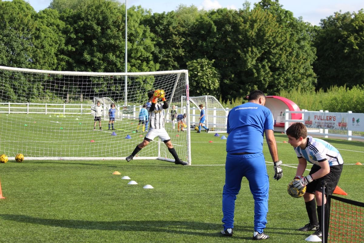 1 to 1 goalkeeper training