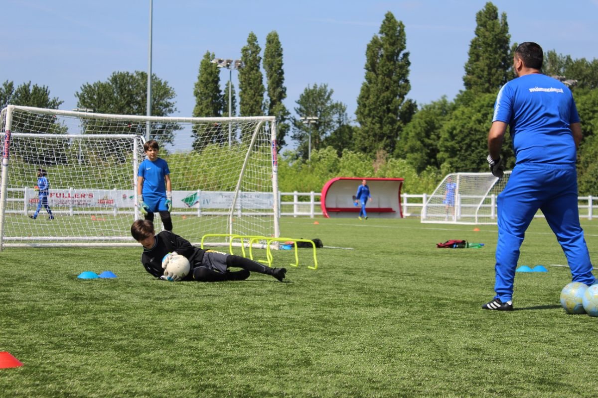 1 to 1 goalkeeper training